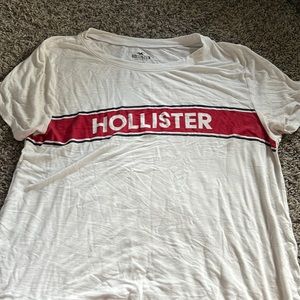 hollister tee!